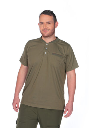 21146A Camiseta hombre, cuello nerú tejido, bolsillo funcional.
