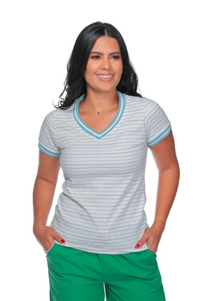 23048B Camiseta silueta ajustada, cuello en V tejido, tela con efecto.