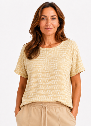 Camiseta cuello redondo silueta amplía 23749B