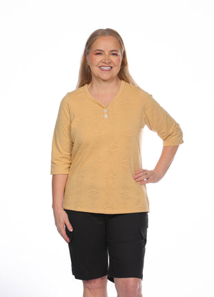 Camiseta cuello V silueta amplía 23790B