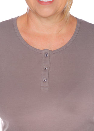 blusón silueta amplia, cuello redondo.