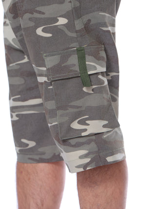 Bermuda pretina resortada, estampado camuflado.