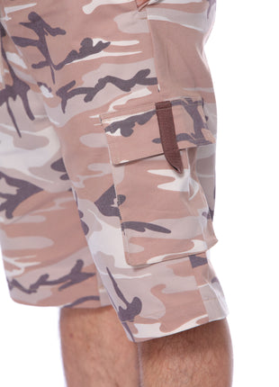 Bermuda pretina resortada, estampado camuflado.