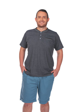 21146A Camiseta hombre, cuello nerú tejido, bolsillo funcional.