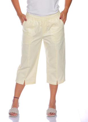 33277A capri silueta ajustada, pretina resortada,corte delantero.