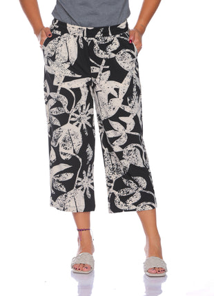 33279A capri silueta ajustada,pretina resortada.