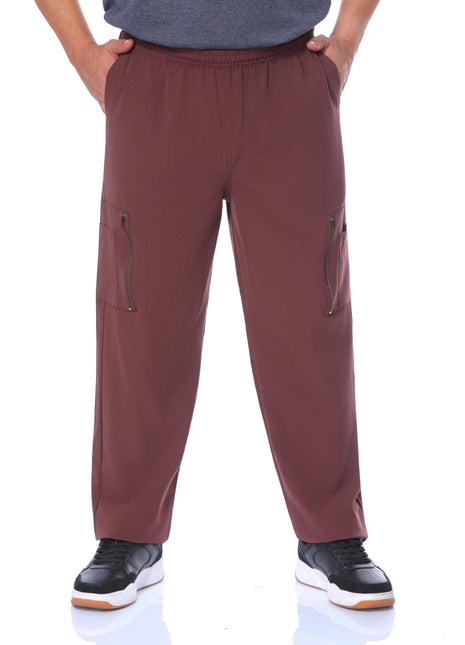 Pantalón pretina resortada, bota recta, bolsillos al costado.