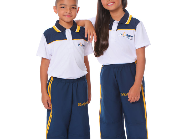 <h2>Uniformes escolares sin filas, </h2><h2>sin estrés.</h2>